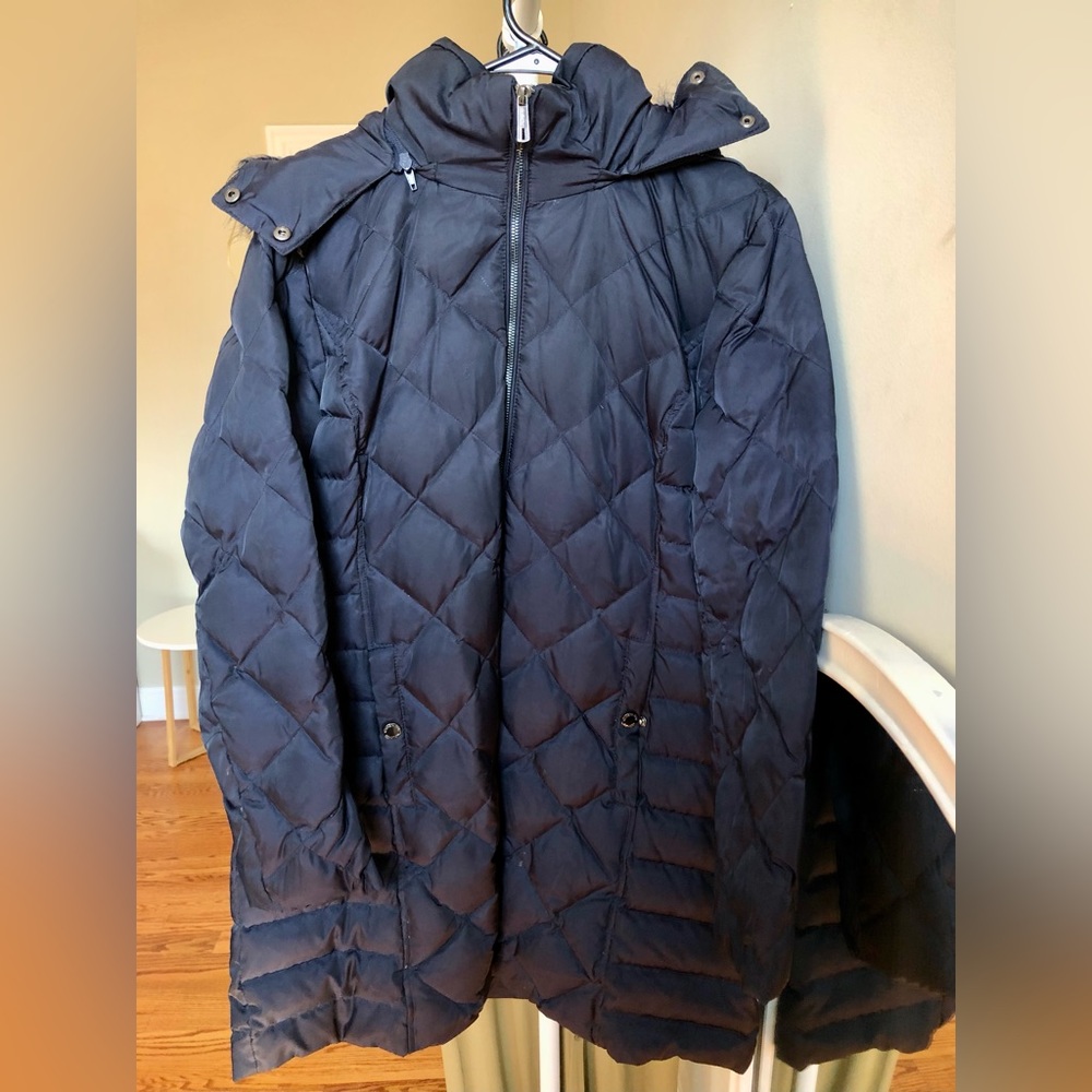 Navy blue Kenneth Cole winter coat with faux fur lined hood.